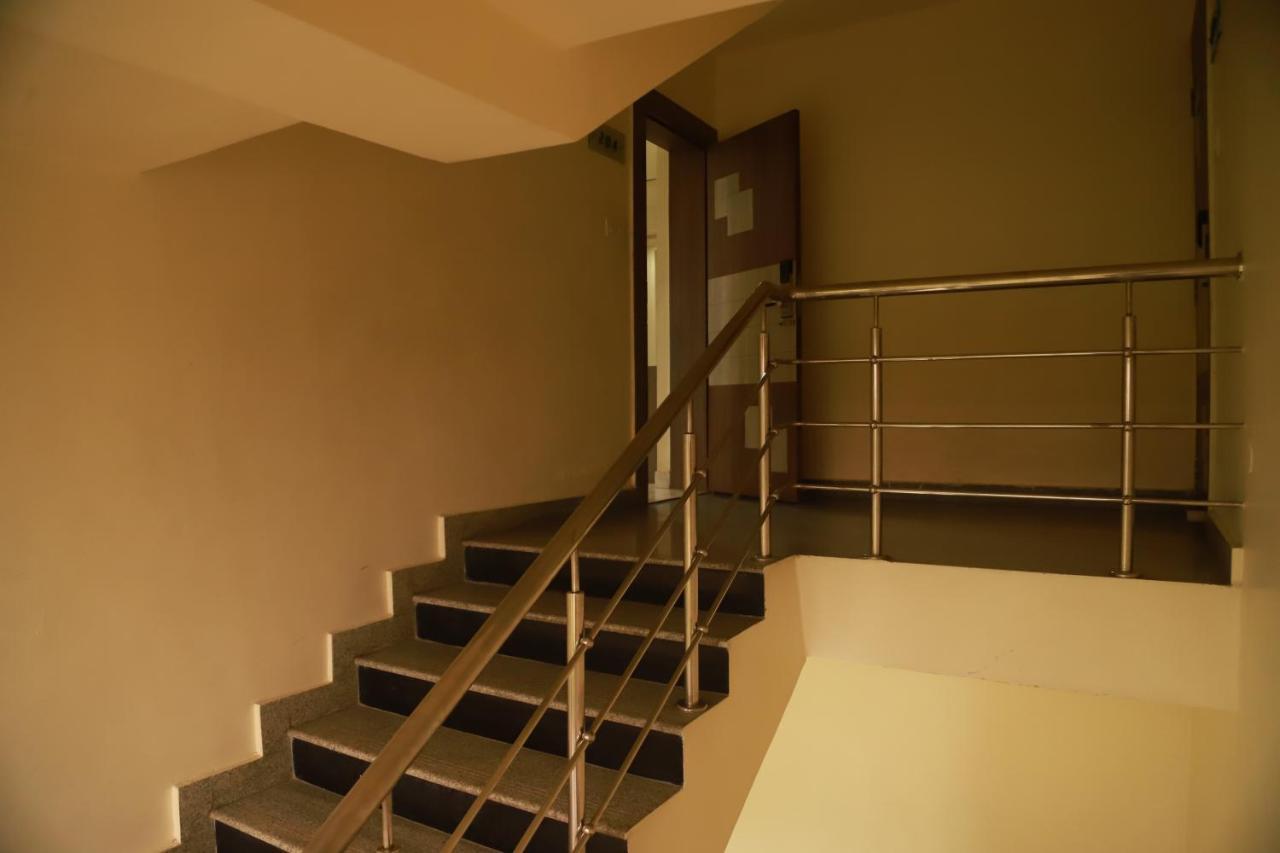 Hotel Sukhdeo Palace Гая Екстер'єр фото
